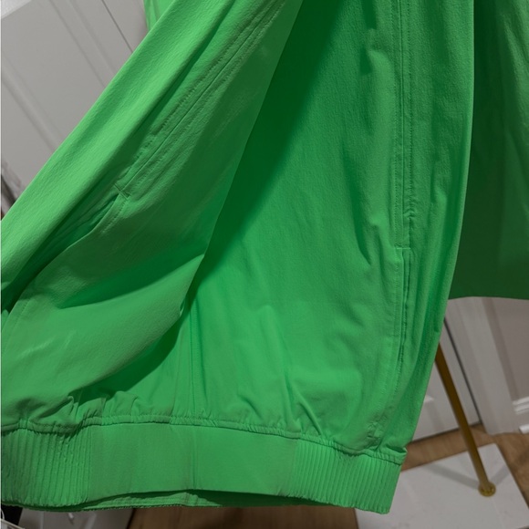 Lululemon neon Green Jogger wide leg pants - Picture 4 of 8